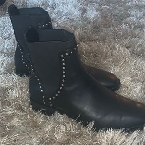 New without tags Zara low ankle boots!